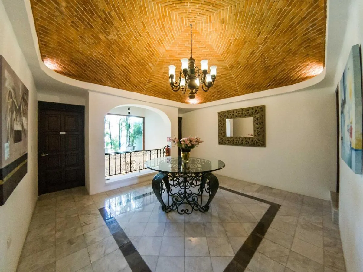 Charming Villa In Hotel Zone Cancun Mexico